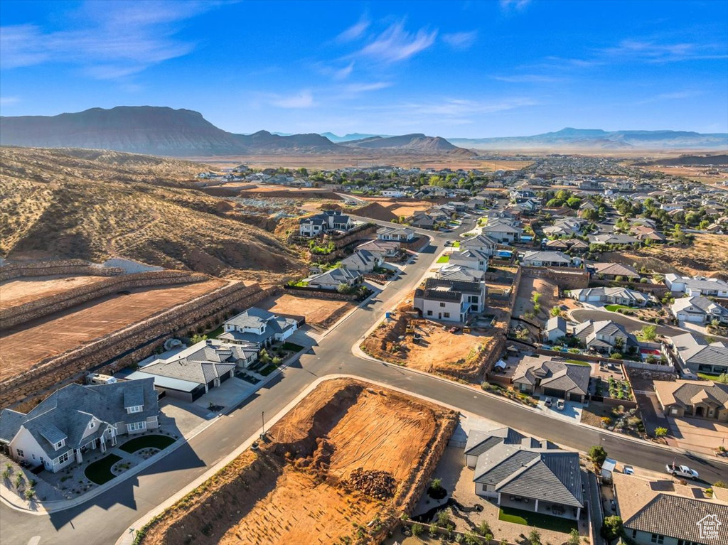 Drone / aerial view featuring a mountain view