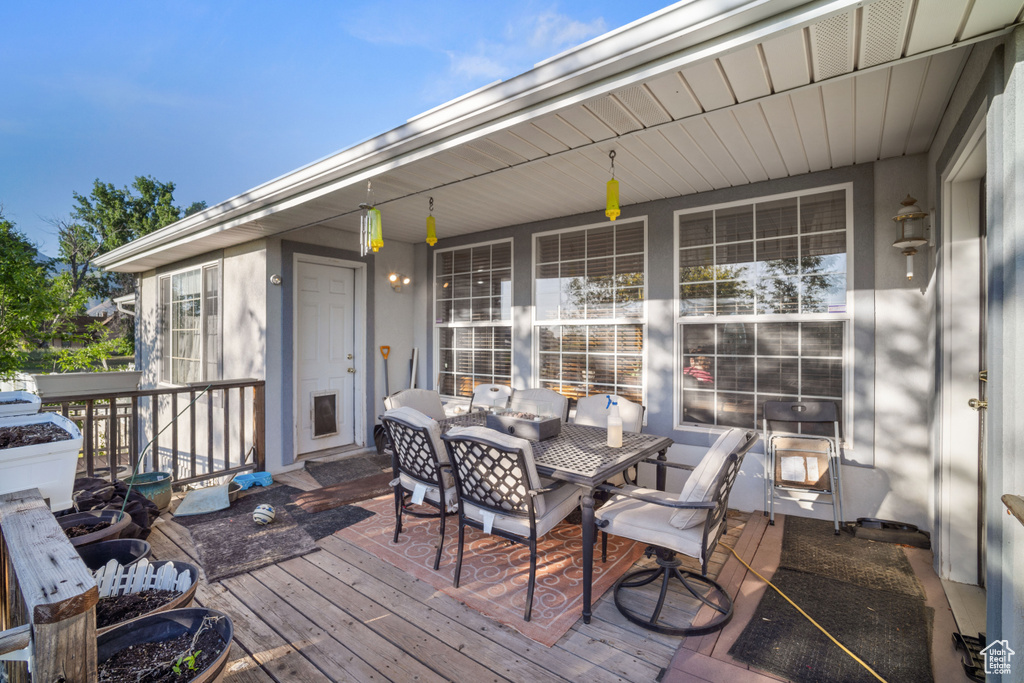 Deck featuring outdoor lounge area