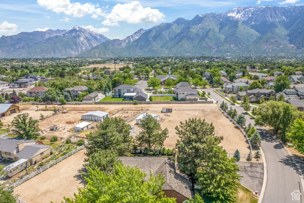 Aerial view with a mountain view