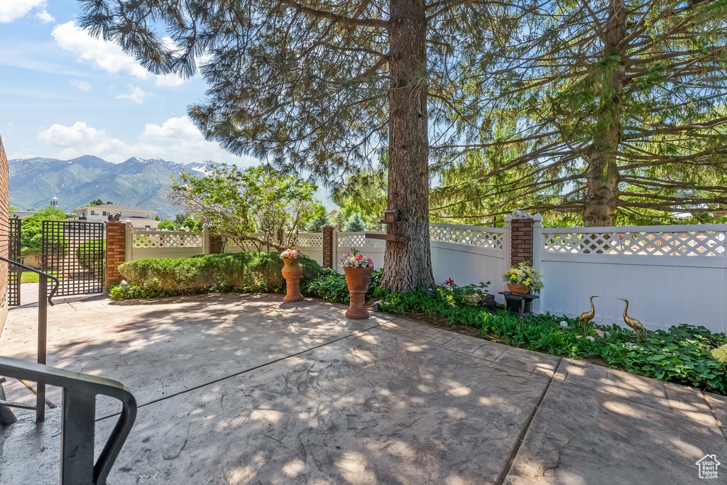 View of patio / terrace featuring a mountain view