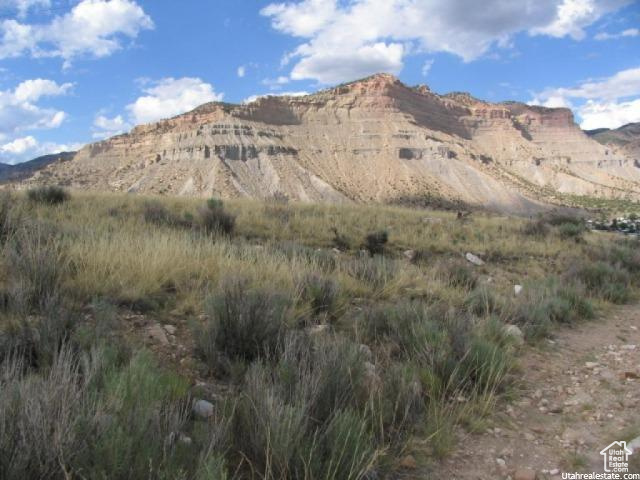 View of mountain feature