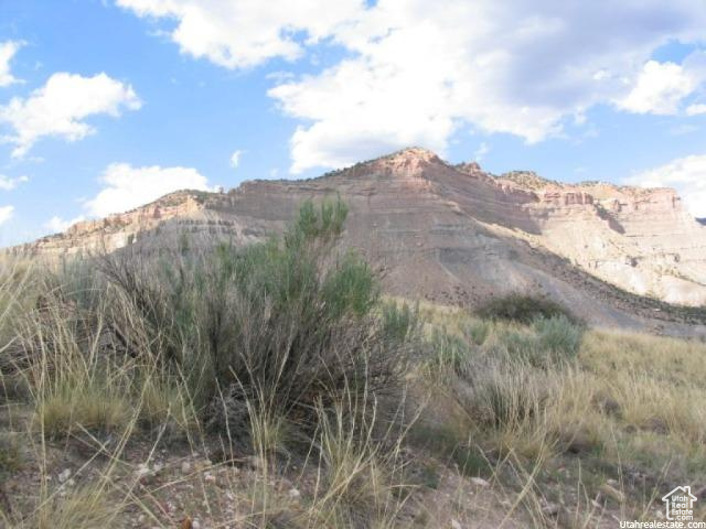 View of mountain feature