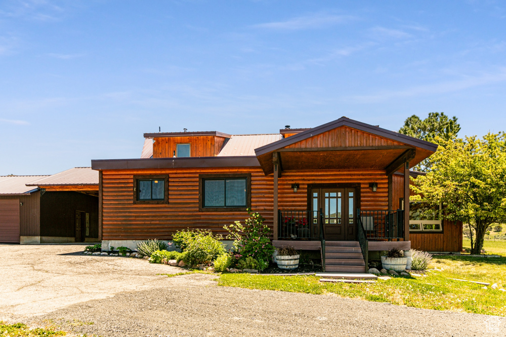 Cabin with covered porch