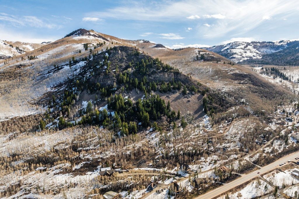 View of mountain feature