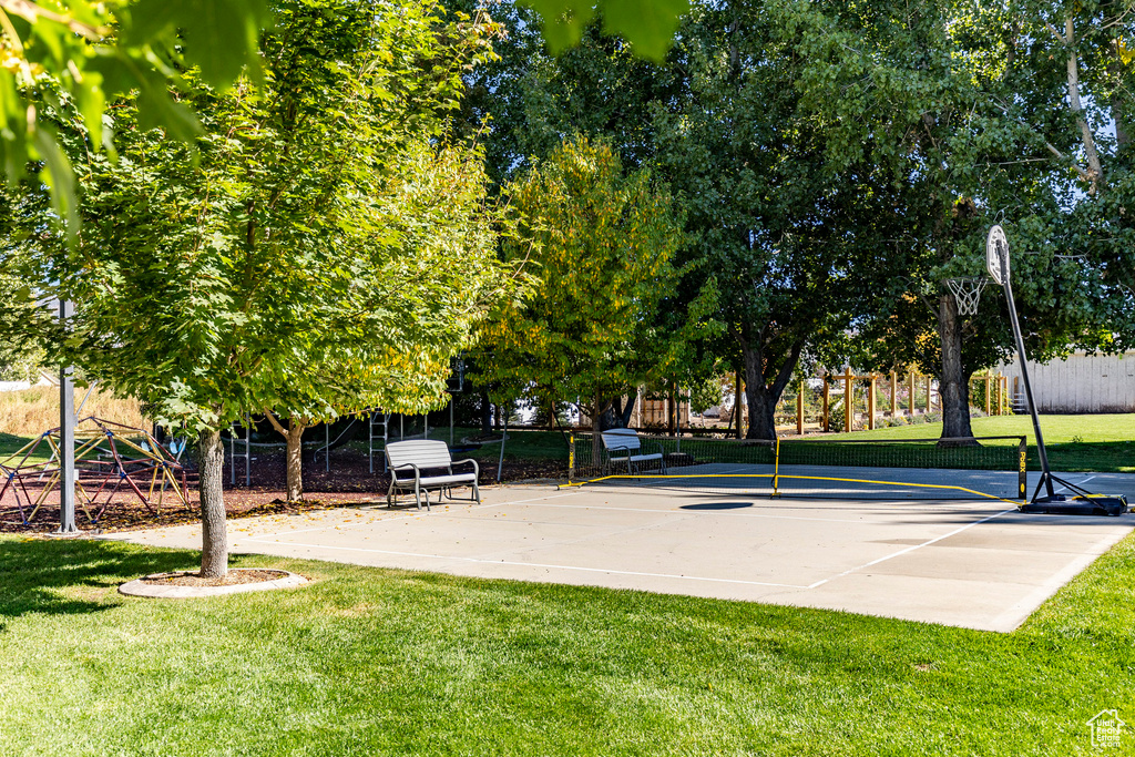View of property\'s community