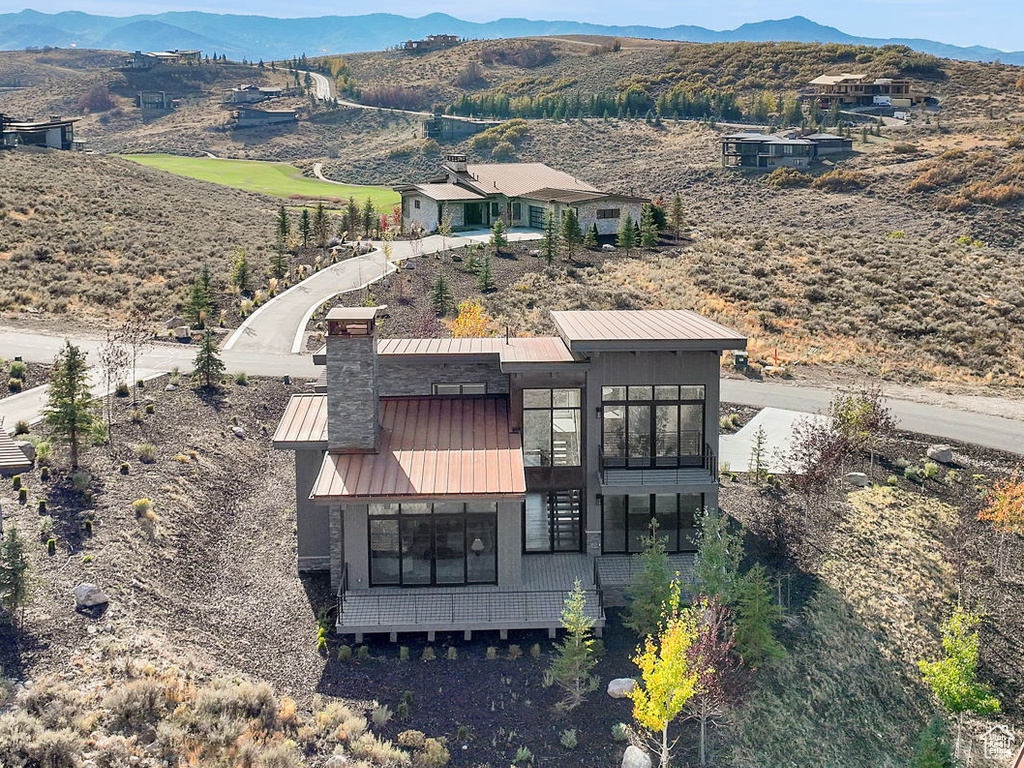 Aerial view with a mountain view