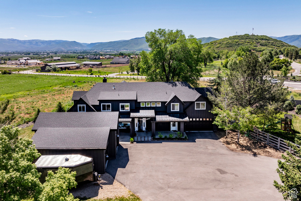 Bird's eye view with a mountain view