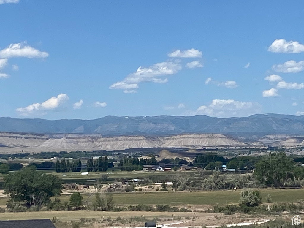 View of mountain feature