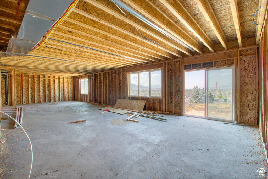 Miscellaneous room with concrete flooring