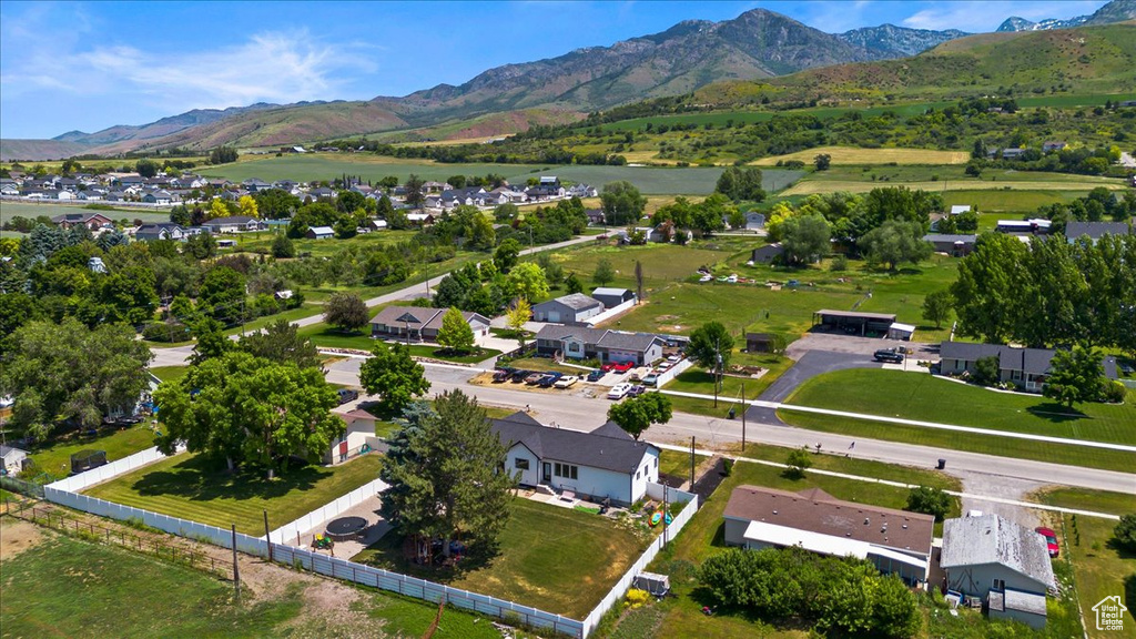 Bird's eye view with a mountain view