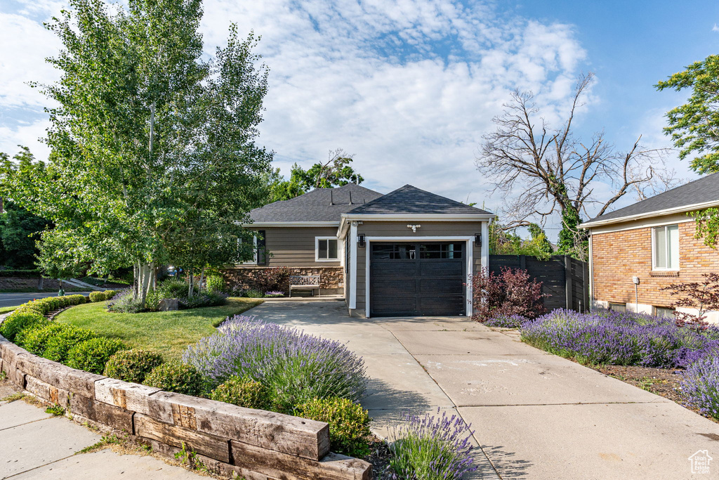 View of front facade with a garage