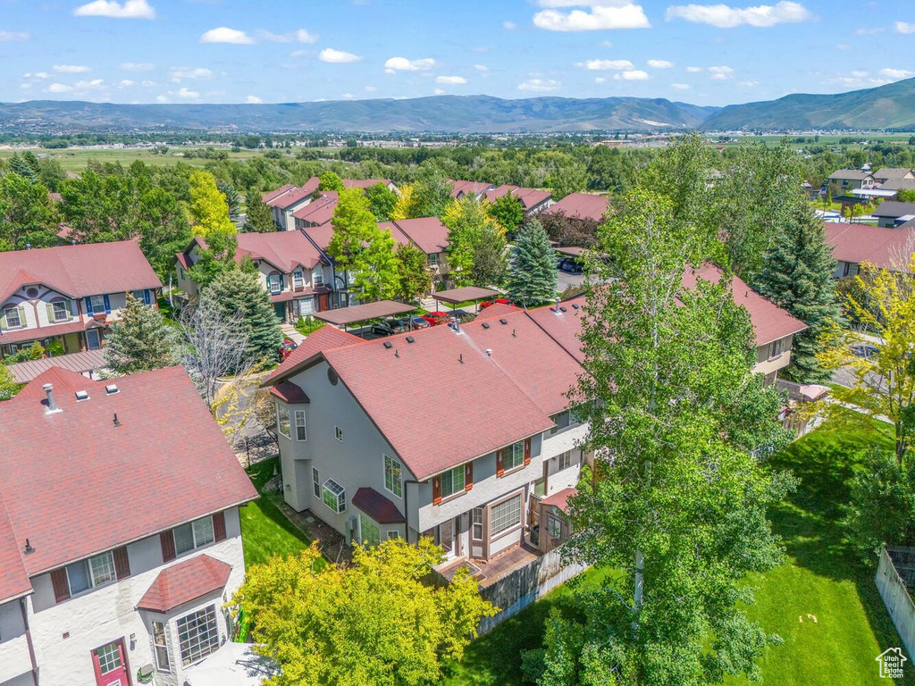 Aerial view with a mountain view