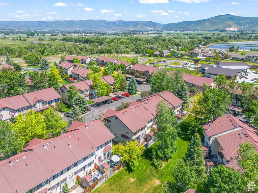 Bird's eye view with a mountain view