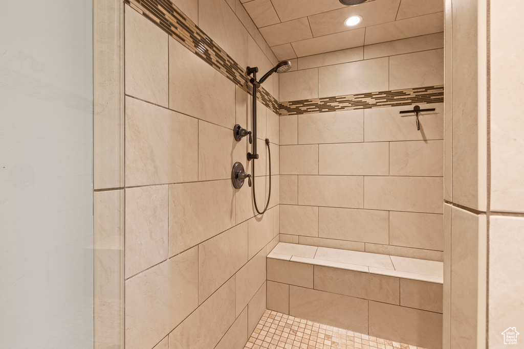 Bathroom with a tile shower