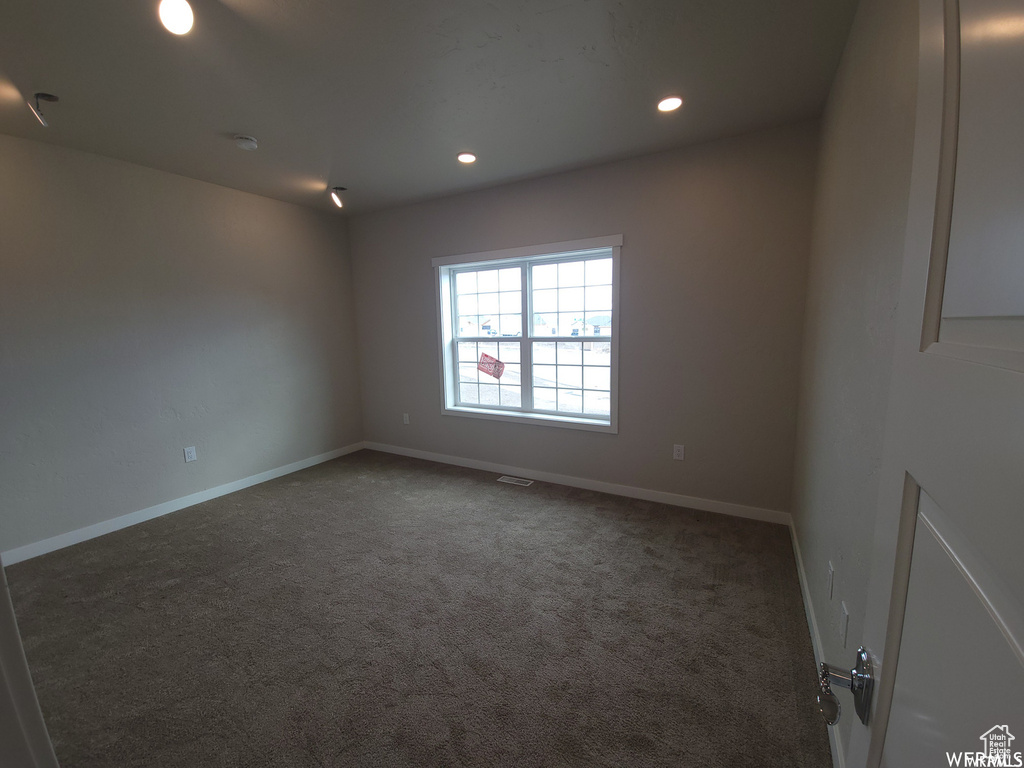 Empty room with carpet