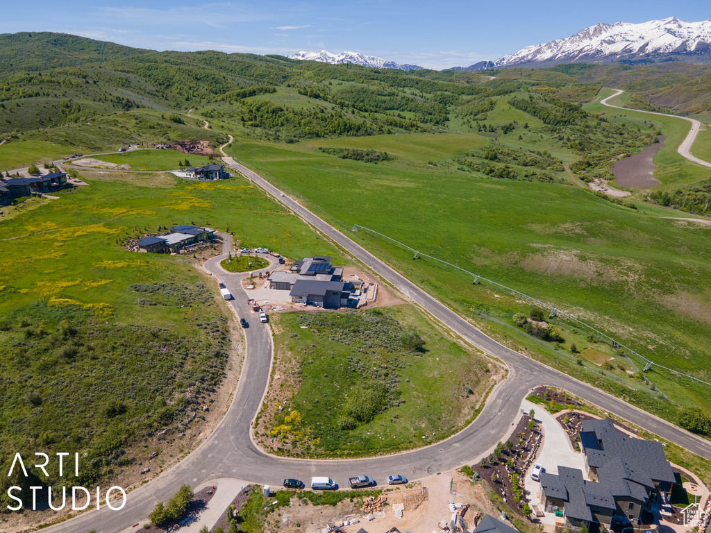 Aerial view with a mountain view