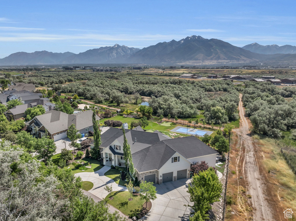 Drone / aerial view featuring a mountain view