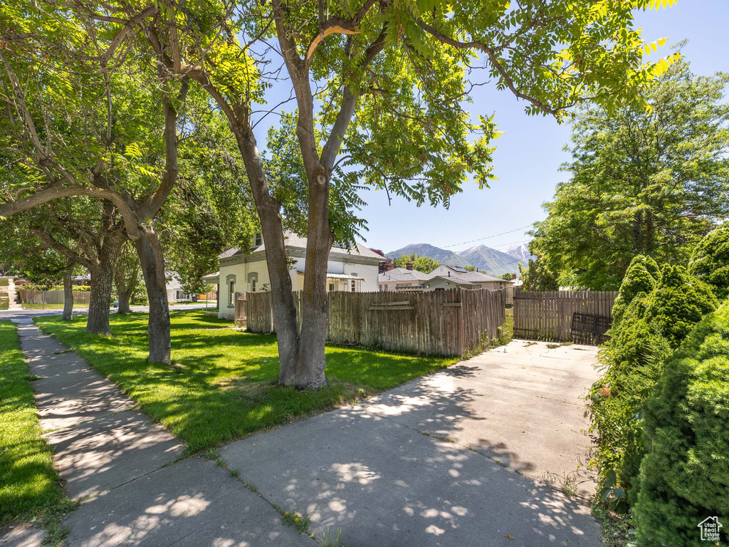 View of yard featuring a mountain view