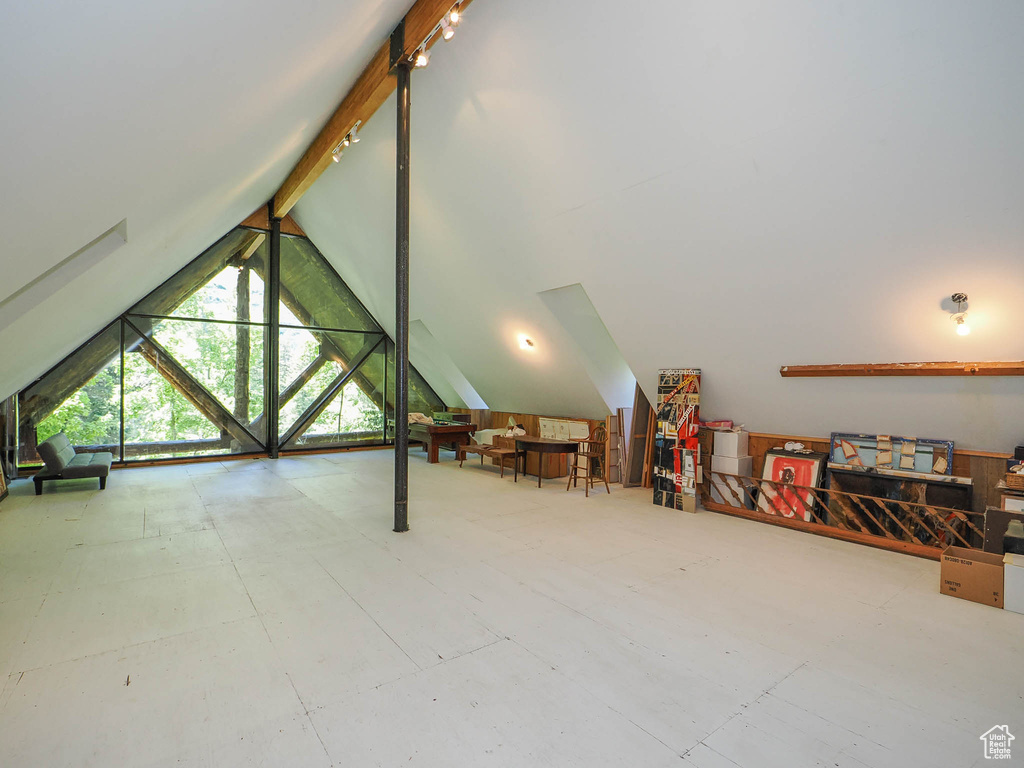 Bonus room with vaulted ceiling