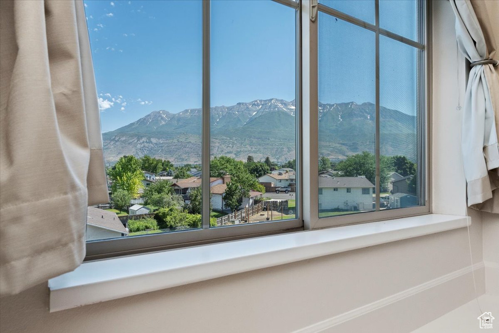 Interior details with a mountain view