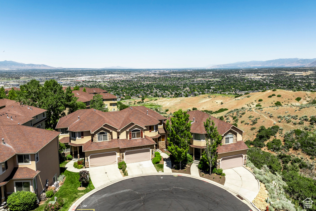 Bird's eye view with a mountain view