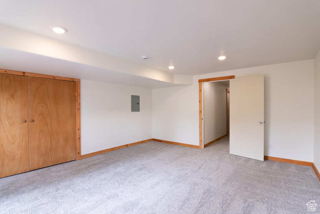 Unfurnished room with carpet flooring