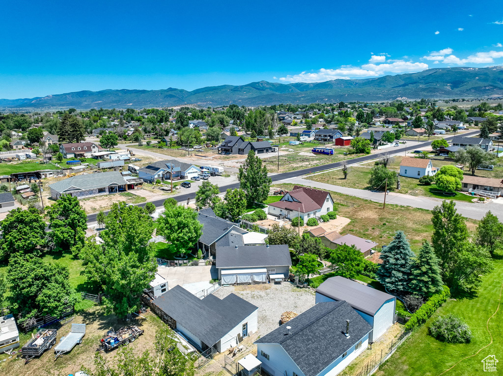 Birds eye view of property featuring a mountain view