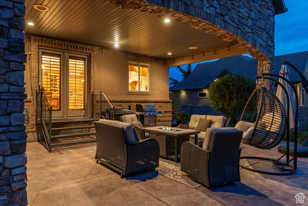 View of patio featuring outdoor lounge area