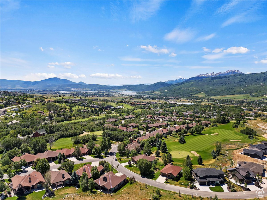 Bird\\\\\\\\\\\\\\\\\\\\\\\\\\\\\\\\\\\\\\\\\\\\\\\\\\\\\\\\\\\\\\\'s eye view featuring a mountain view