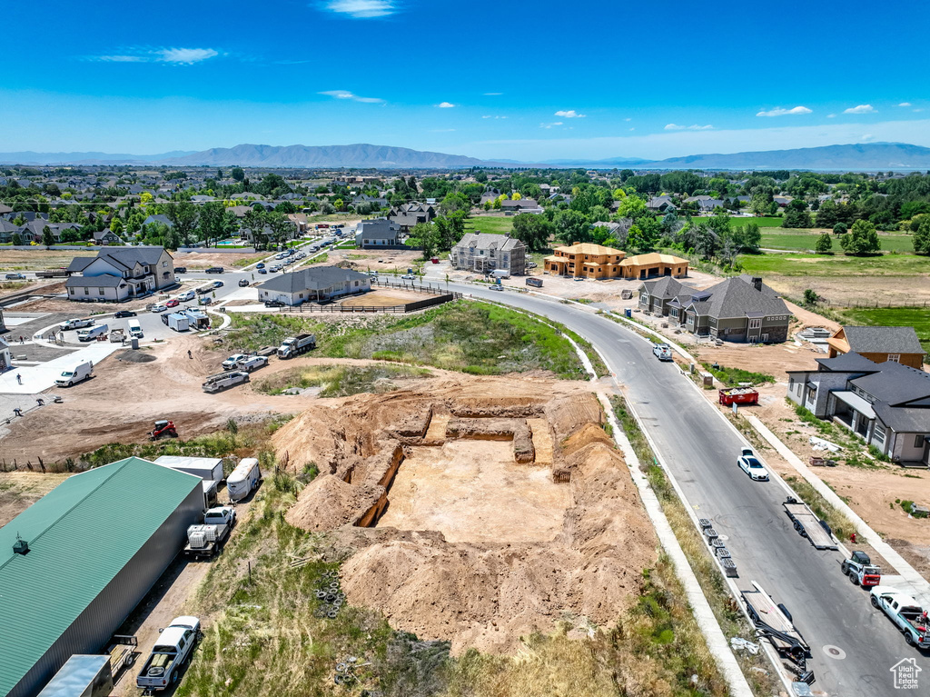 Drone / aerial view featuring a mountain view