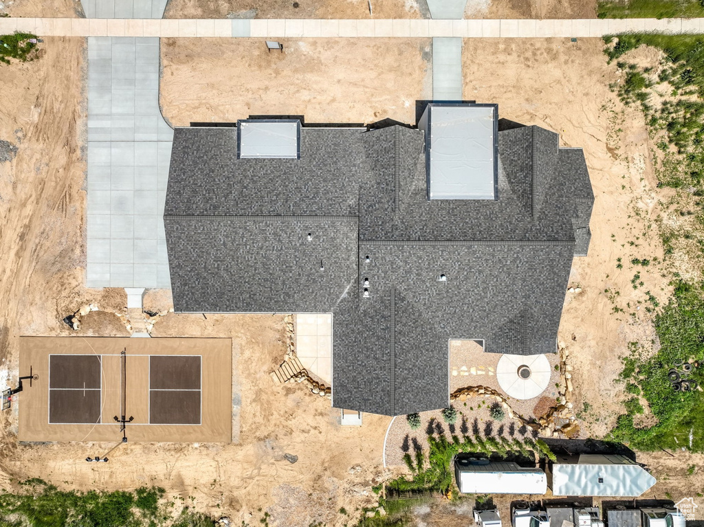 Aerial view of property and surrounding area