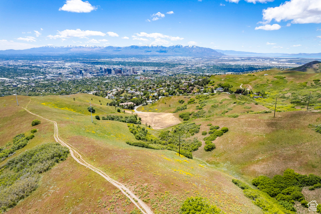 Drone / aerial view featuring a mountain view