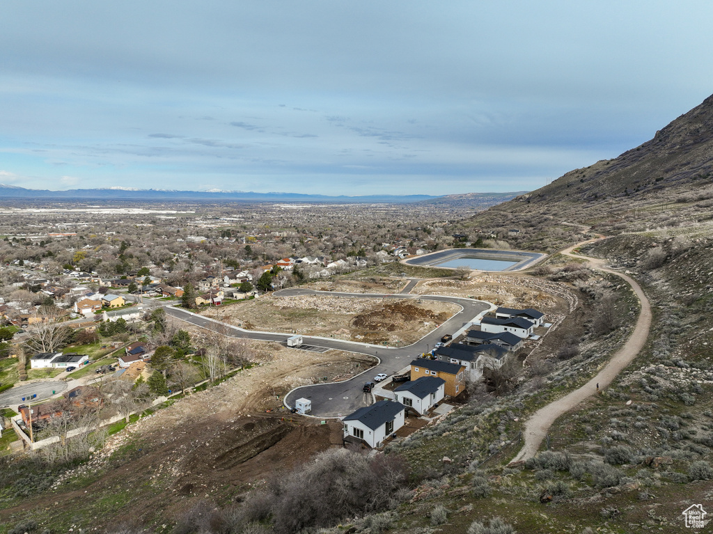 Bird's eye view with a mountain view