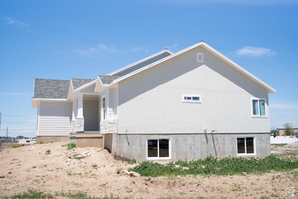 View of home's exterior
