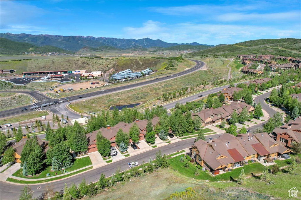 Aerial view with a mountain view