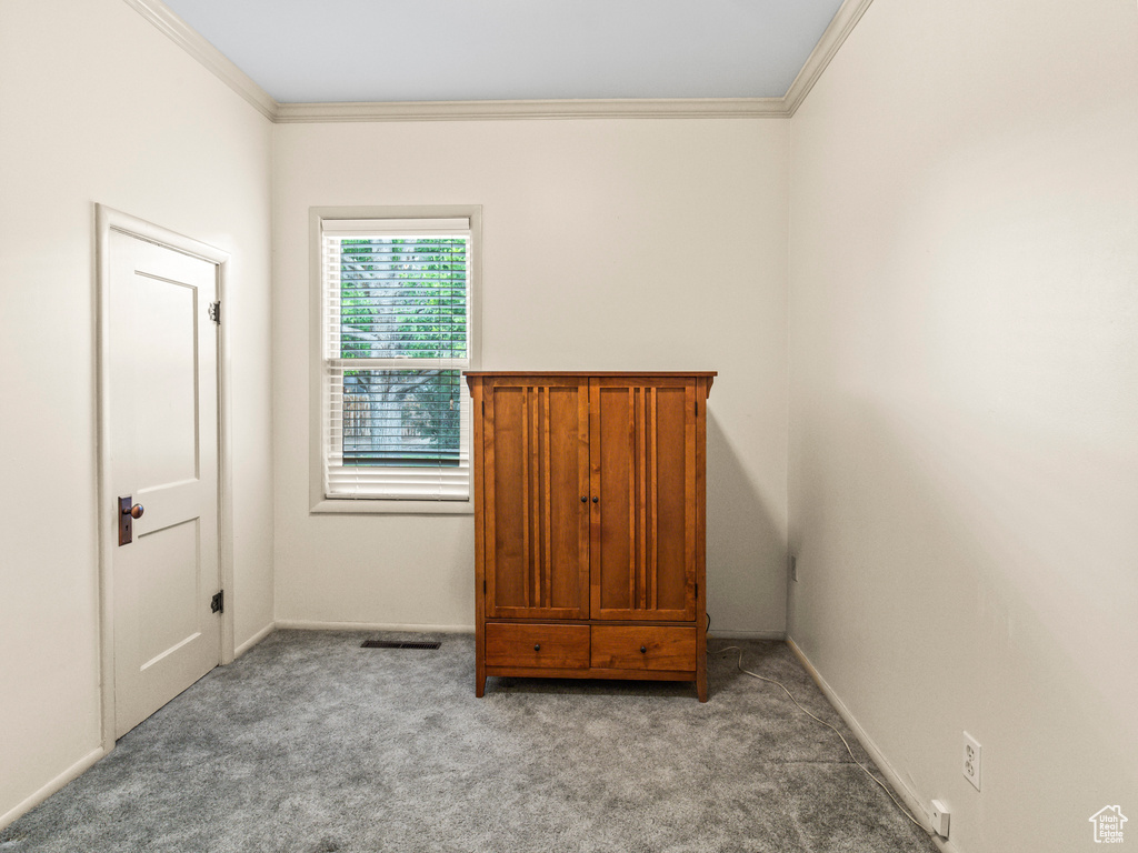 Interior space with ornamental molding