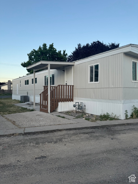 Manufactured / mobile home with central AC