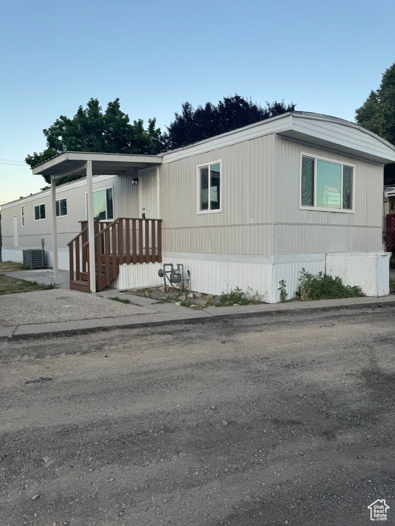 Manufactured / mobile home with central AC