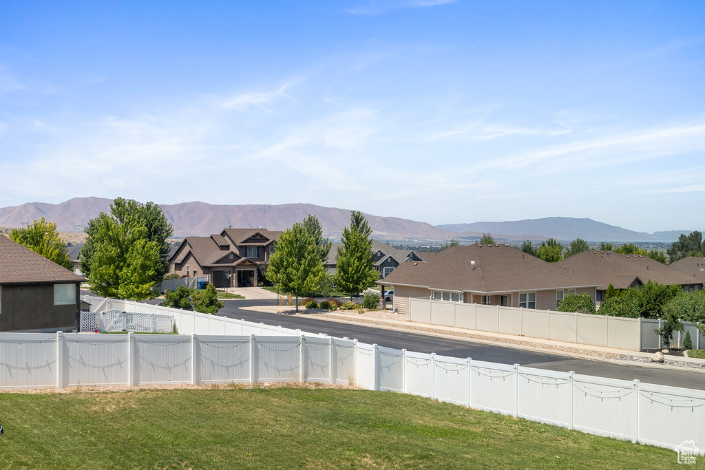 View of yard with a mountain view