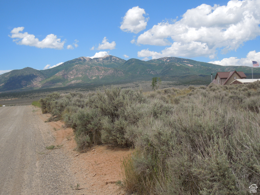 View of mountain feature