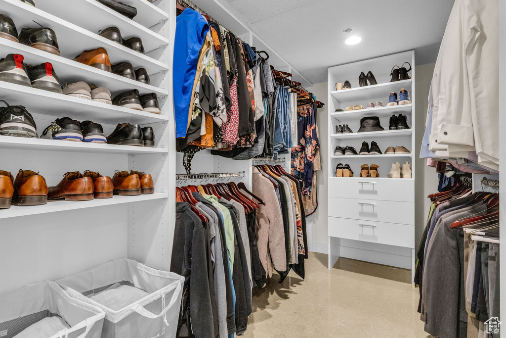 View of walk in closet