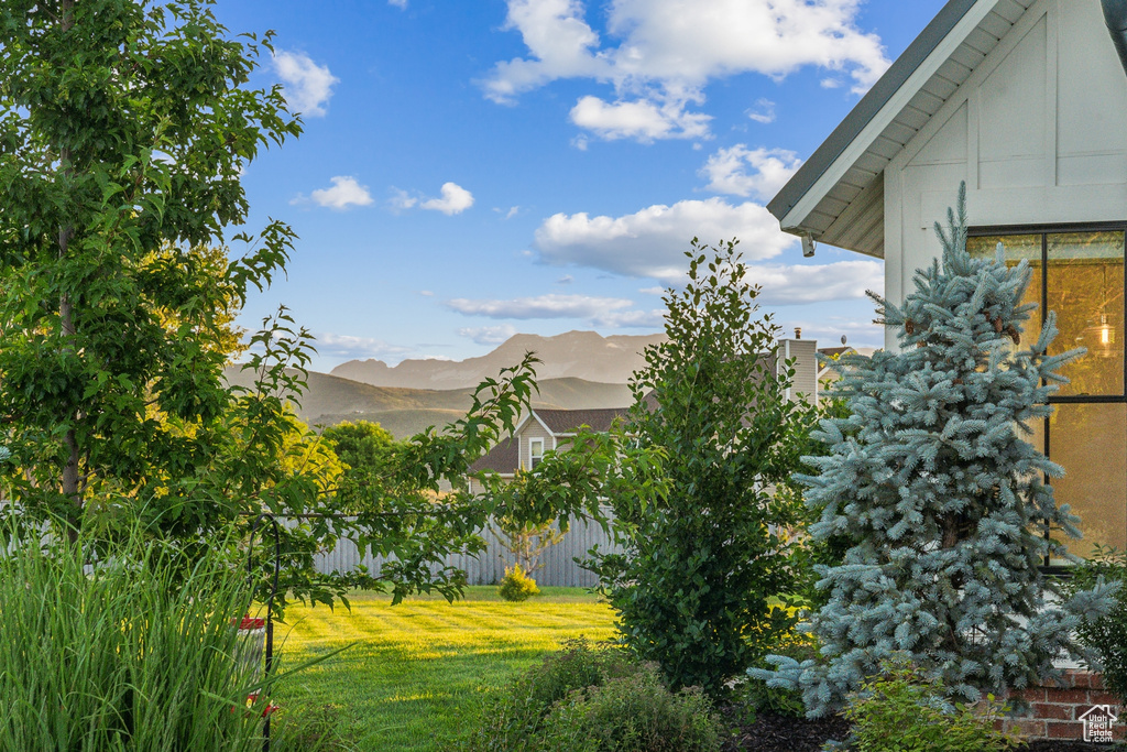 View of yard with a mountain view