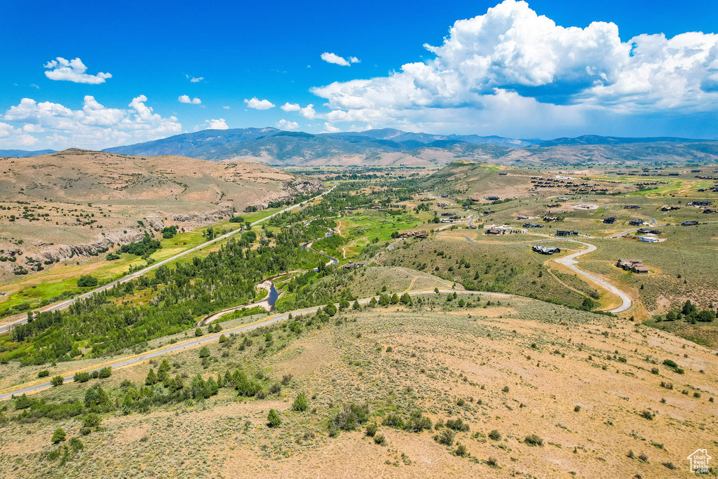 Aerial view with a mountain view