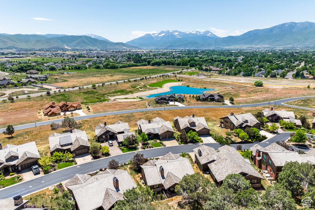 Drone / aerial view featuring a mountain view