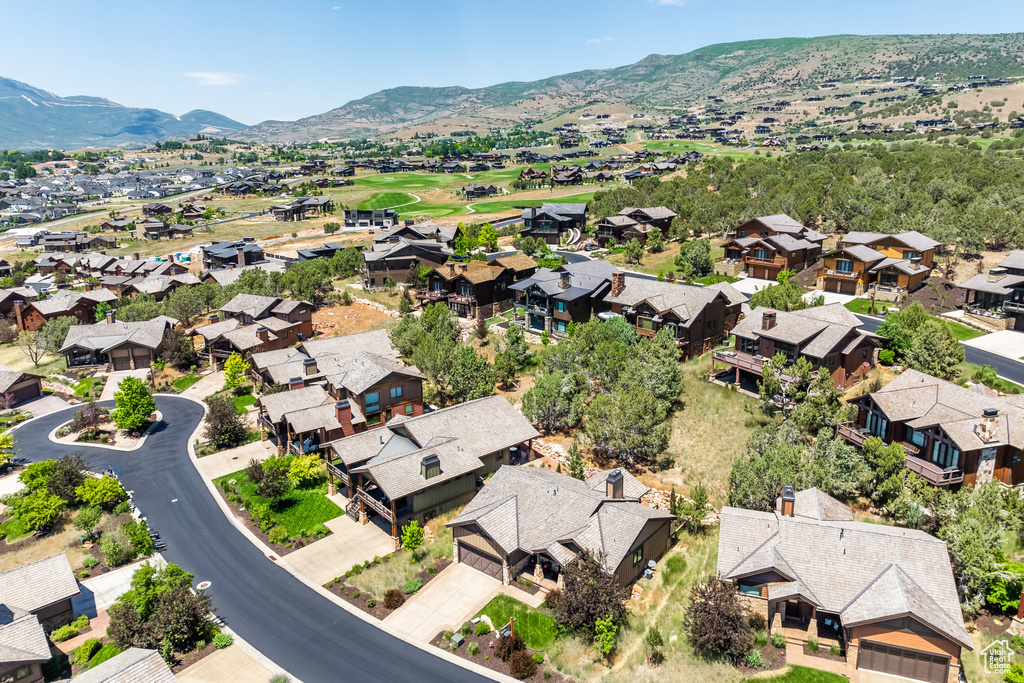 Aerial view with a mountain view