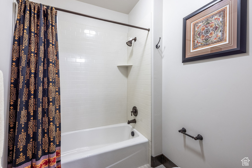 Bathroom with shower / bath combo