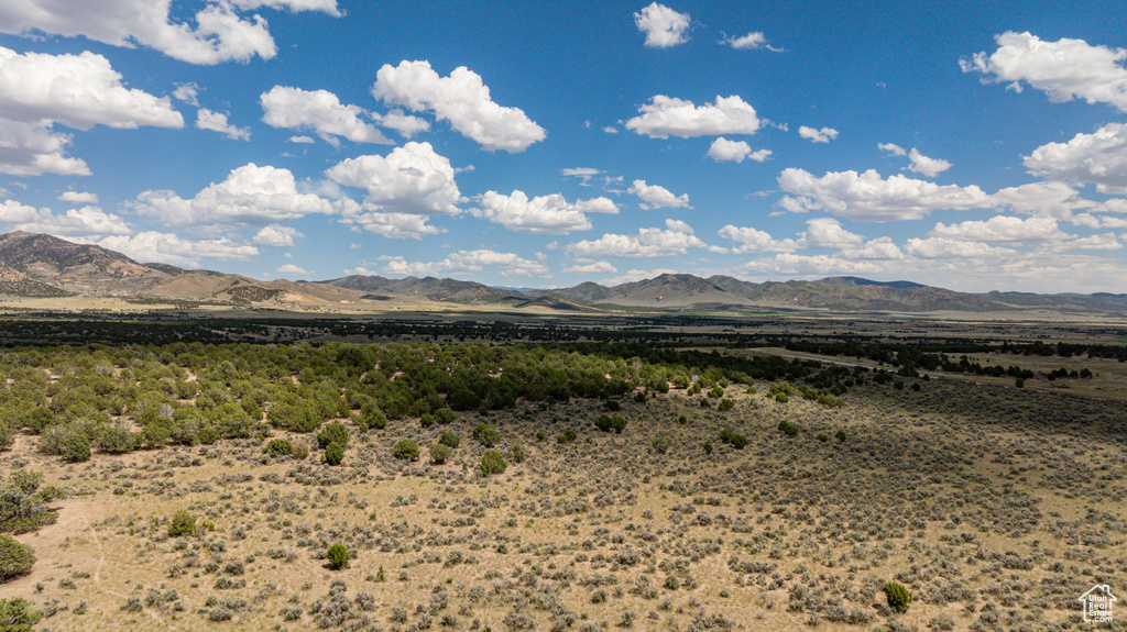 View of mountain feature