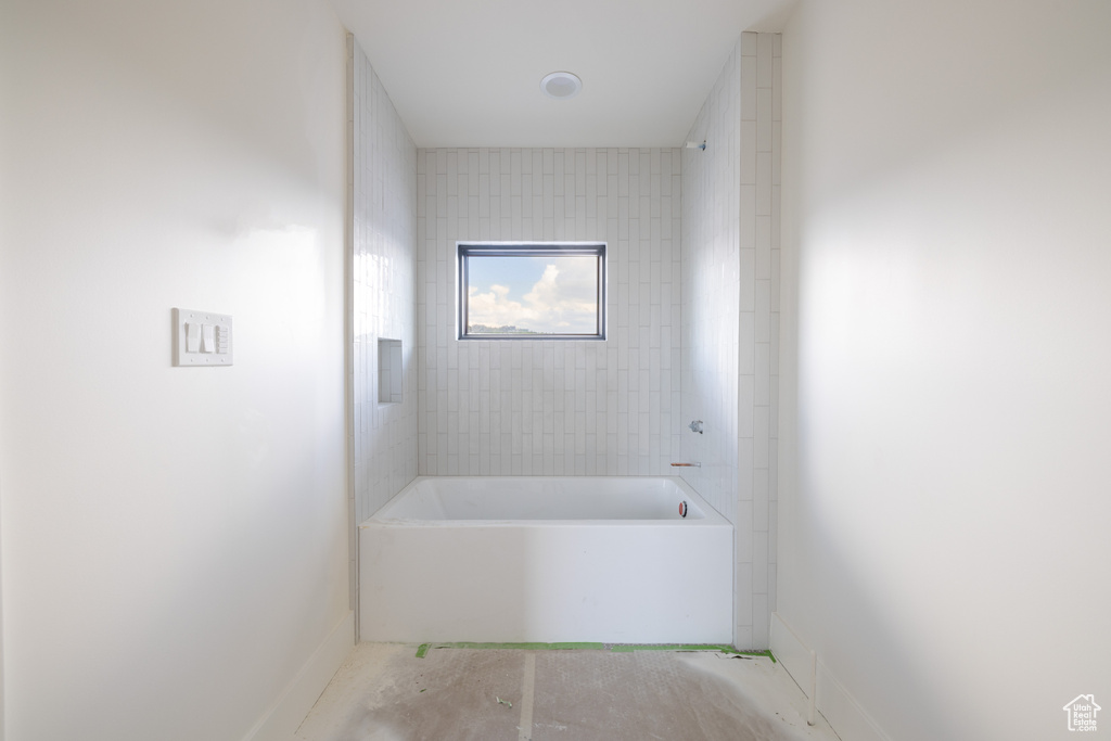 Bathroom featuring a bathing tub