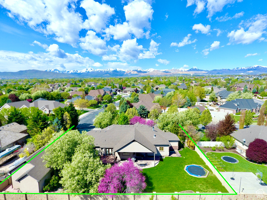 Drone / aerial view featuring a mountain view