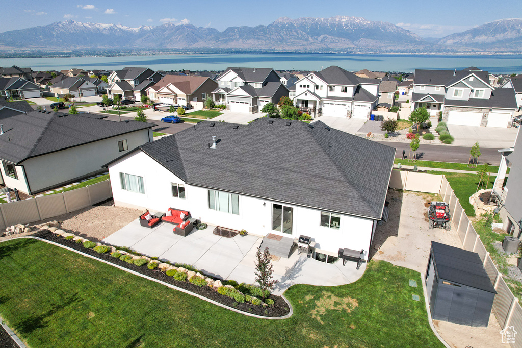 Bird\'s eye view featuring a mountain view